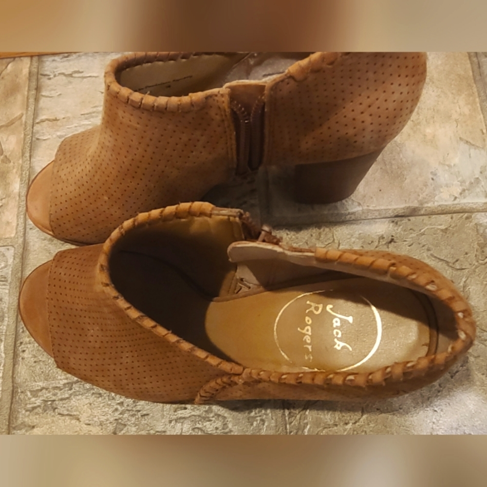Shoes - Picture 4 of 4